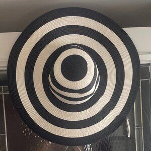 Shade & Shore Women’s Striped Black & White Straw Floppy Sunhat Packable OS